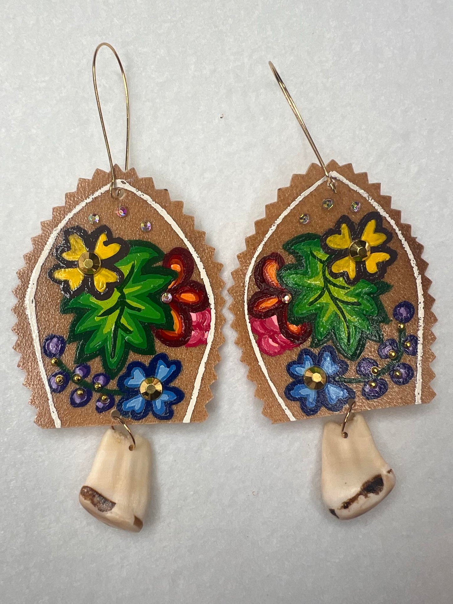 Parfleche Floral Garden With W Elk Tooth Ivory