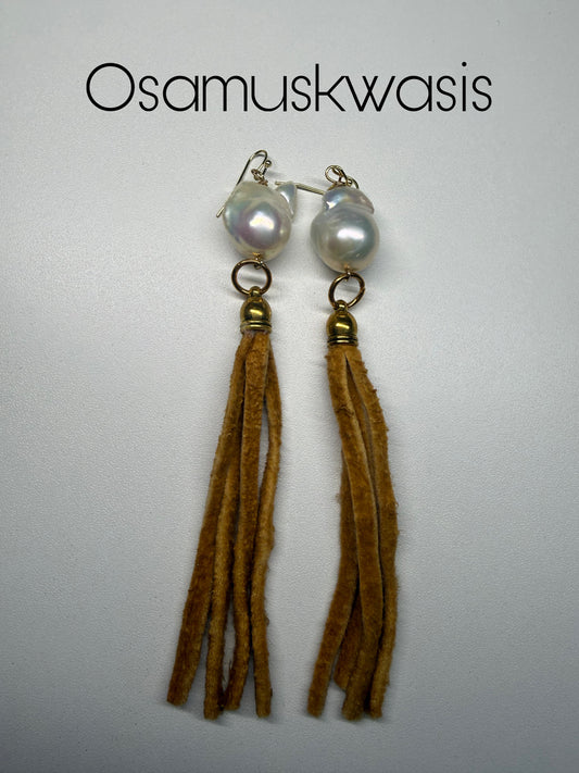 pearl hide drop earrings